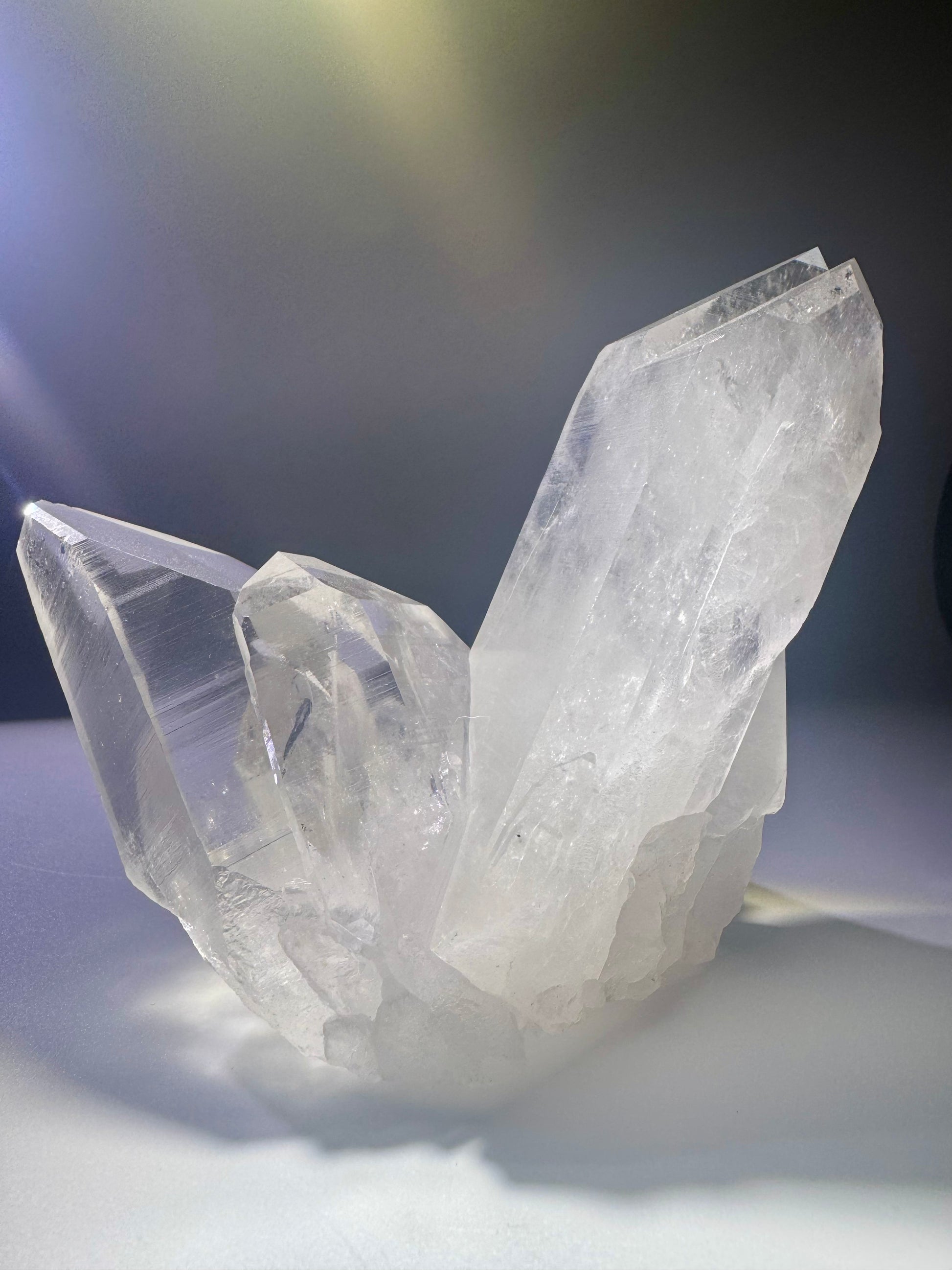 Exklusive Lemurian Bergkristall-Stufe aus Brasilien – 13 cm, 791 g, naturbelassen, extra klar, in 1A Museumsqualität