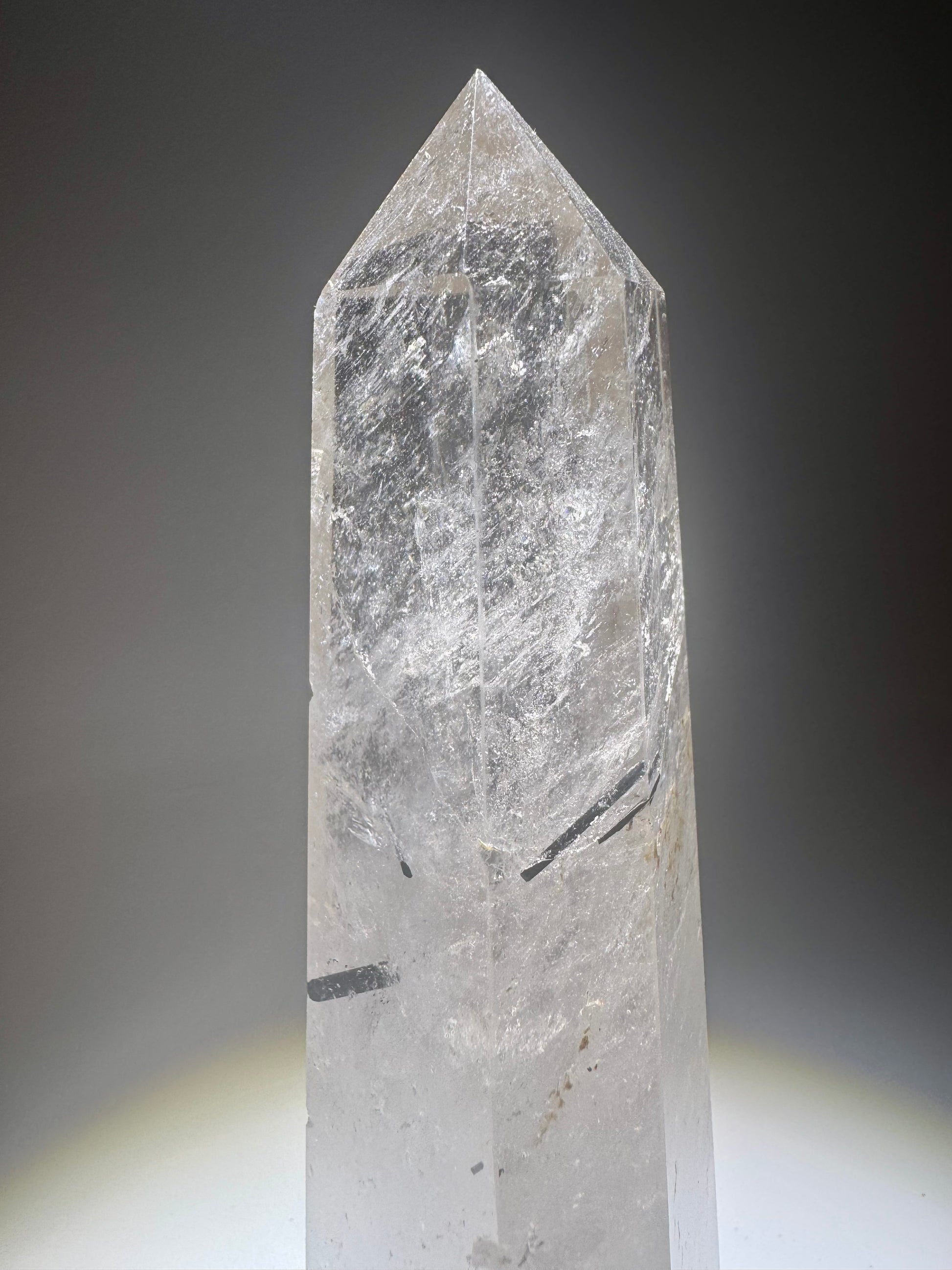	Exklusiver Kristall aus Brasilien – Bergkristall mit Turmalin & Rutil – 13.2 cm