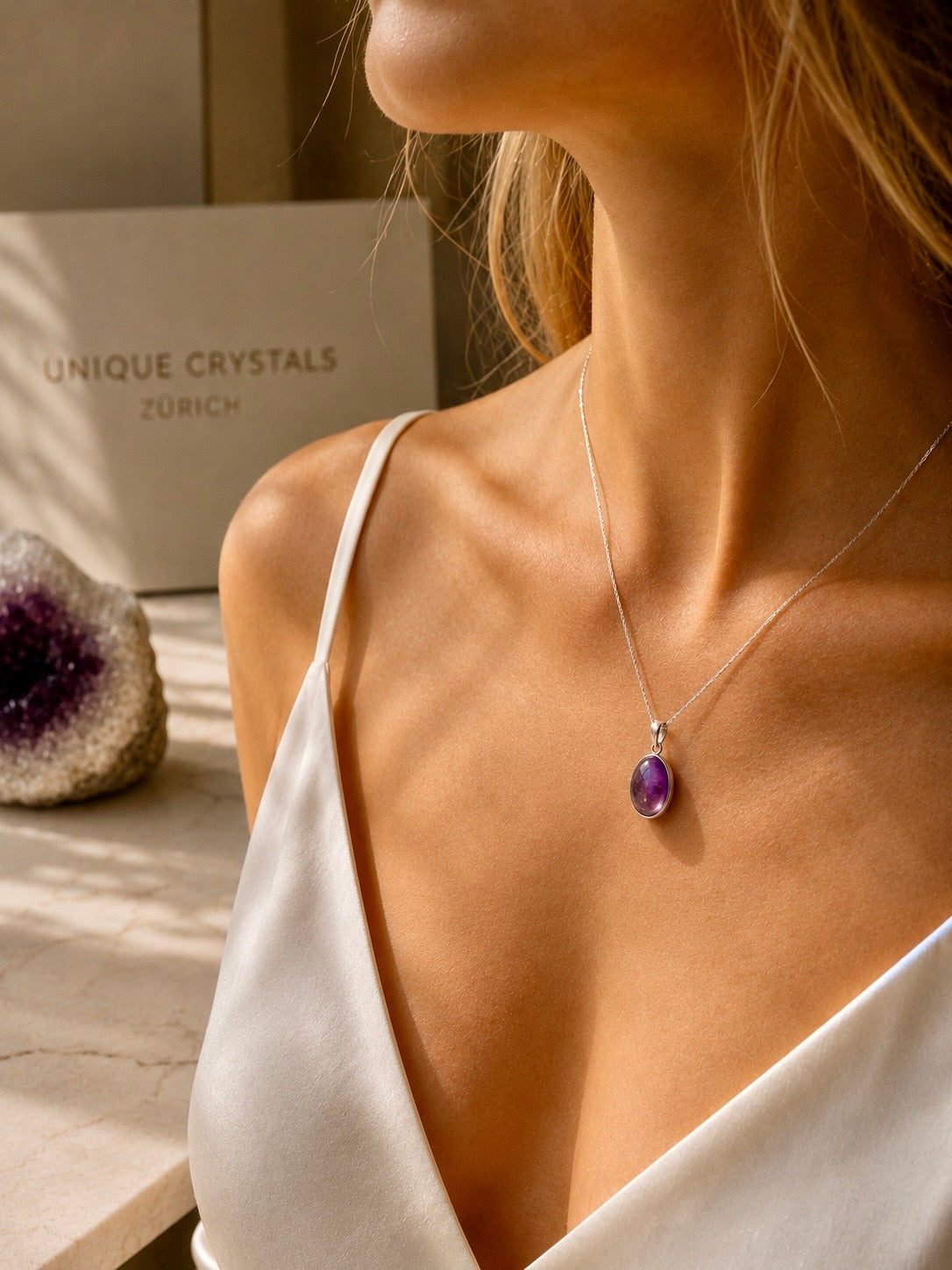 Extra klarer Amethyst Cabochon Anhänger aus 925 Sterling Silber • Premium Qualität