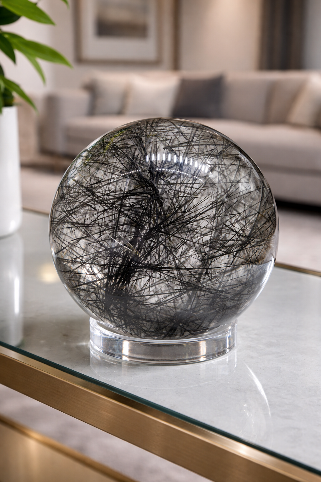 Extraklare schwarze Rutil-Quarz-Kugel aus Brasilien – 15,2 cm grosse Kristallkugel mit feinen Rutil-Nadeln