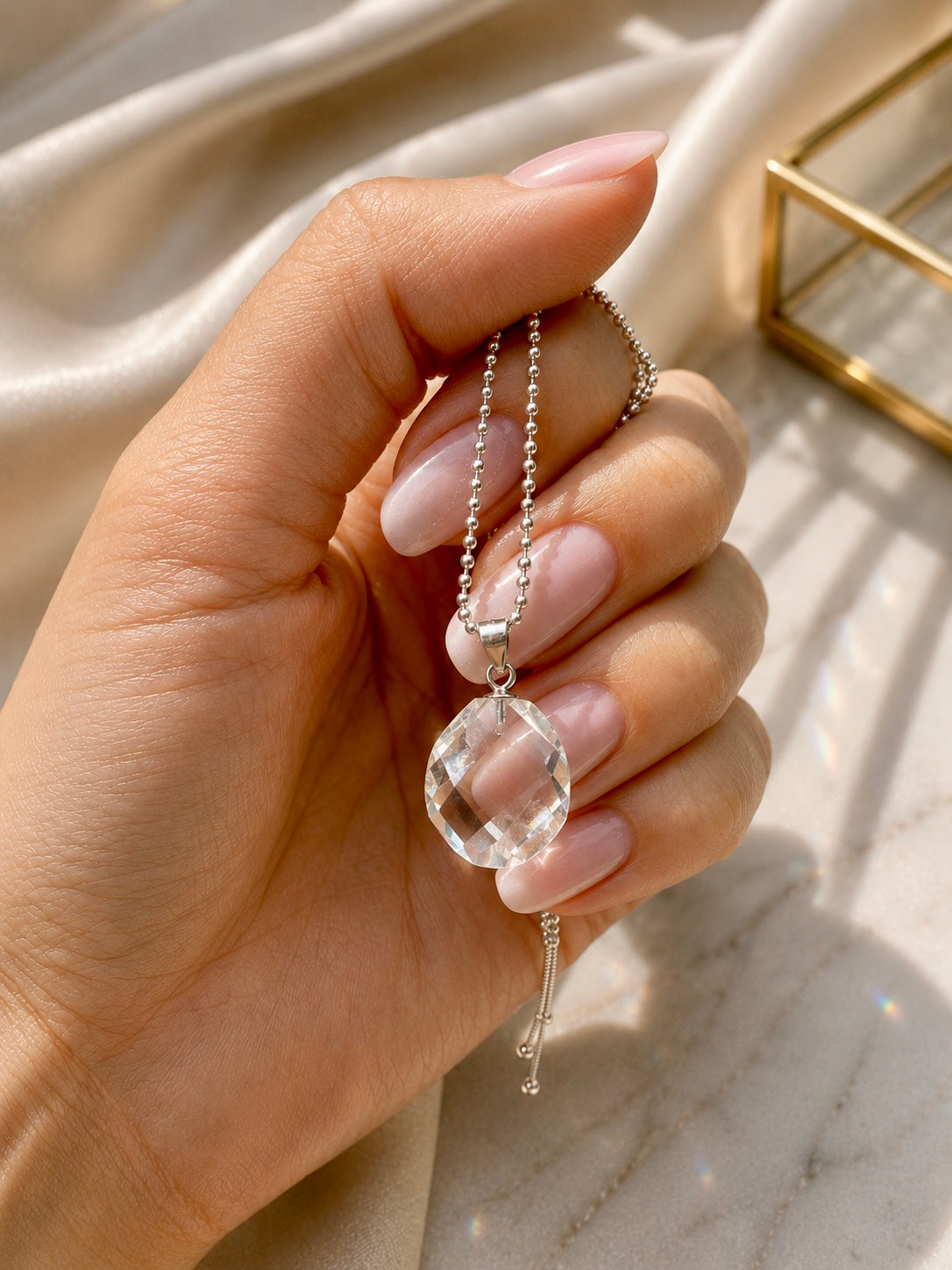 Bergkristall Anhänger – Pear Cut oder Herz, Silber oder Gold