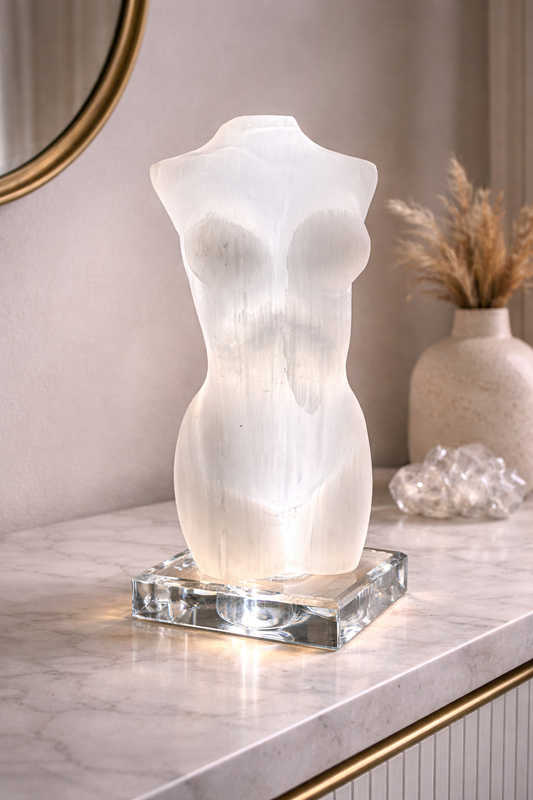 Selenit Frauenkörper 20.5 cm, 2.07 kg – Lichtvolle Eleganz & sanfte Energie ✨