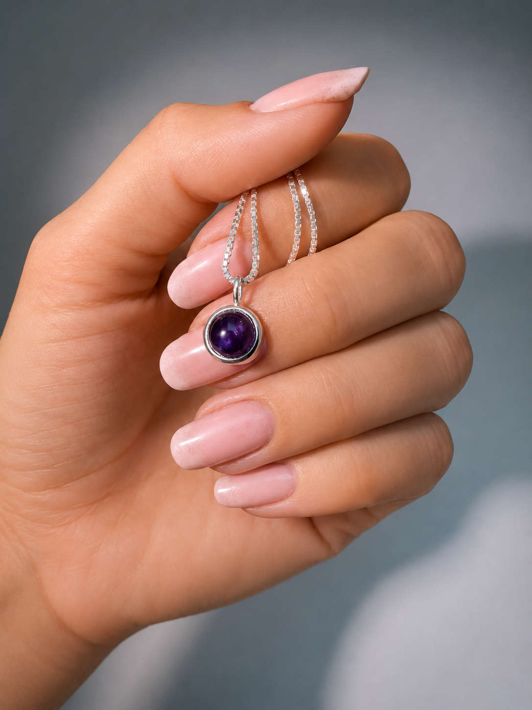 Delicato ciondolo in topazio blu 1,2 cm qualità AAA – sfaccettato e prezioso in argento 925  