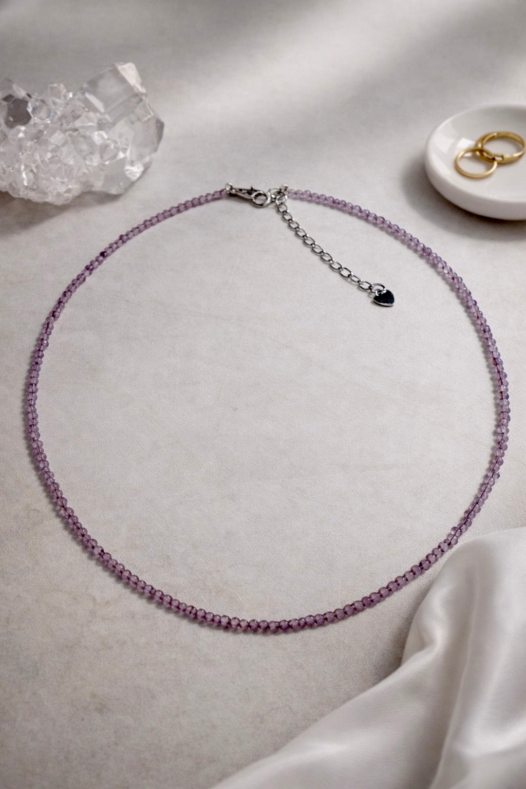 Feine Edelsteinkette mit facettierten Edelsteinen – 43 cm Gesamtlänge, handgefertigt