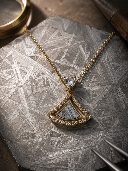 Fächer Kette mit Muonionalusta Meteorit | 18K vergoldeter Stardust Schmuck