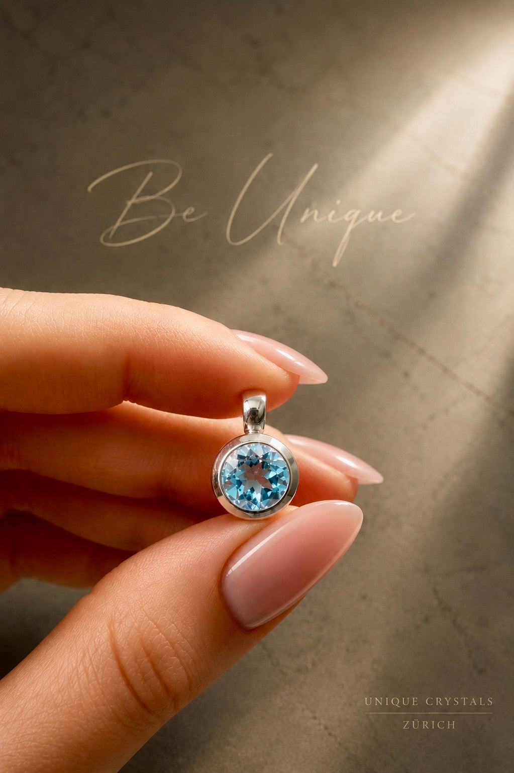 Facettierter Blau-Topas Anhänger in 925 Silber – Edelstein Eleganz