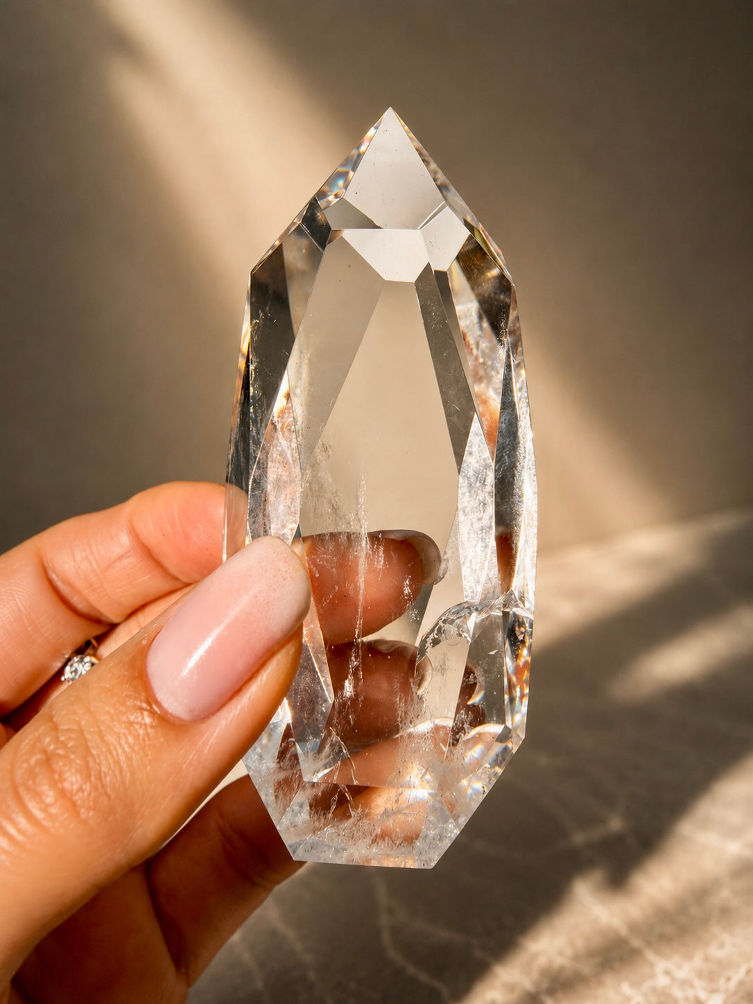 Facettierter Lemurian Bergkristall – Ultra Klar | 9 cm, 160 g