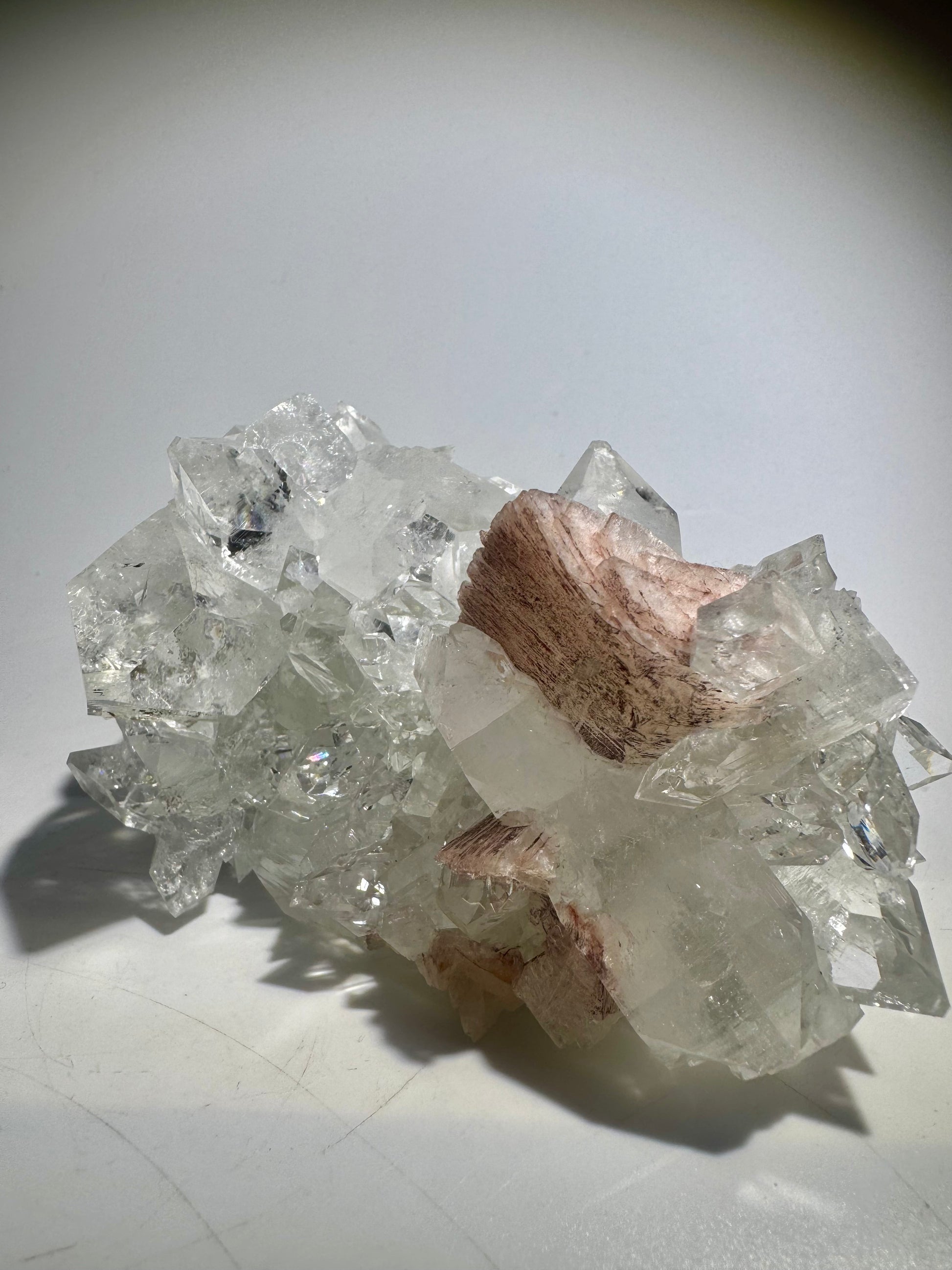 Flawless Diamond Apophyllite 12,5 cm (4.92 in), 450 g (15.87 oz) with rainbow inclusions & pink Stilbite. Museum quality, perfect collector piece.