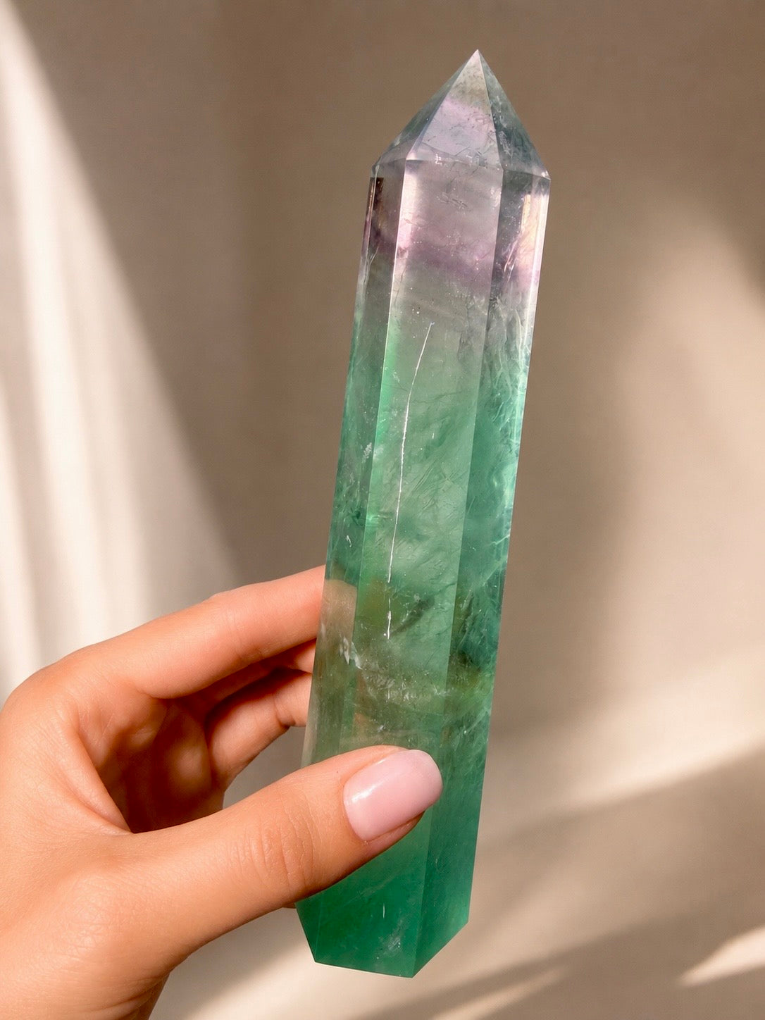 Fluorit Spitze Grün Violett, 12 cm, 75 g, polierter Kristall aus Brasilien