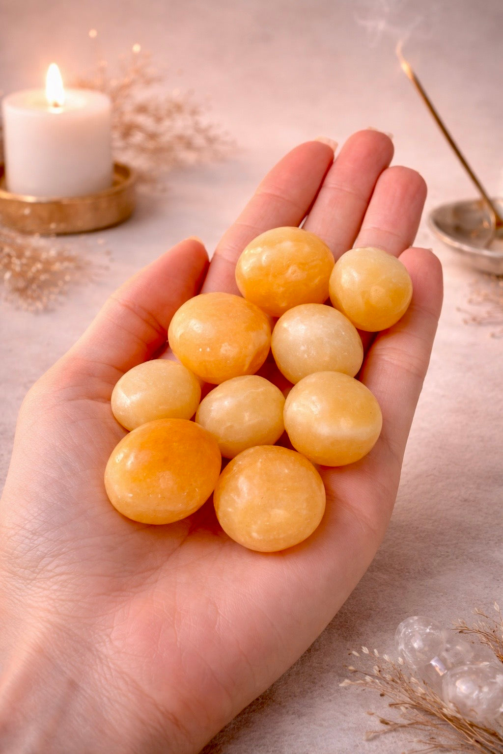 Gelber Kalzit Naturstein Trommelstein poliert ca. 2x5 cm – Kraftstein für Lebensenergie & Klarheit