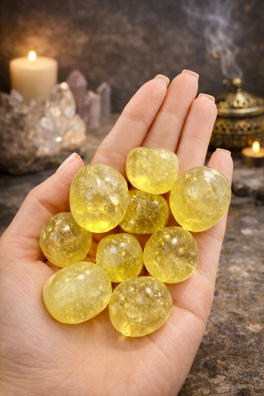Goldgelbe Citrin Trommelsteine aus Naturquarz. Premium Qualität, ca. 2 cm gross.