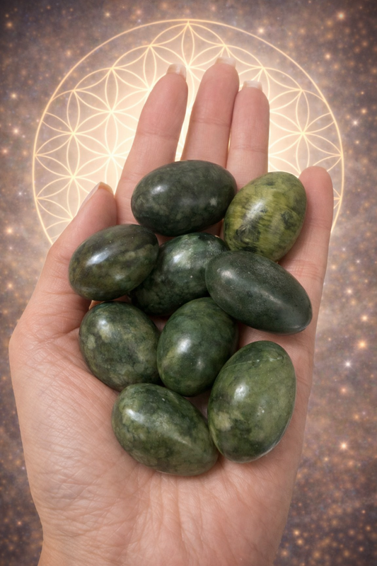 Grüner Jade Naturstein Trommelstein 2–4 cm Meditation & Energie