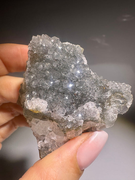 Grünes Rainbow-Amethyst Rohstück 4,6 cm – ultra selten, UNIQUE CRYSTALS