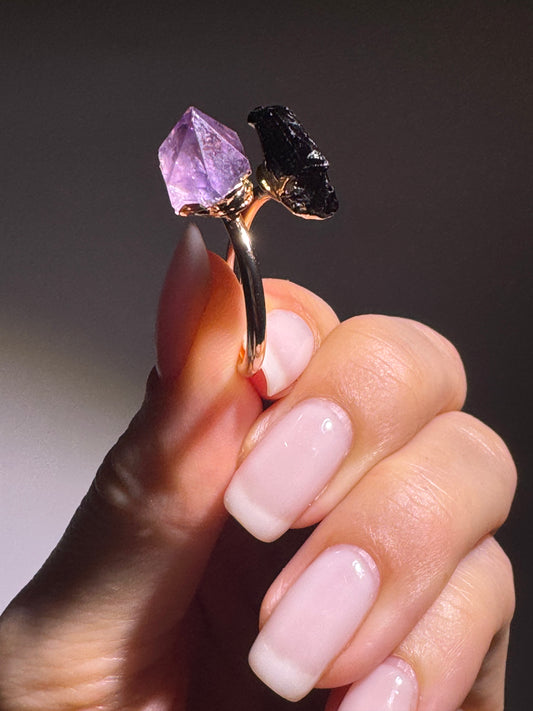 Grössenverstellbarer Ring aus Kupfer, 18k Gold vergoldet mit Amethyst und schwarzem Tourmalin