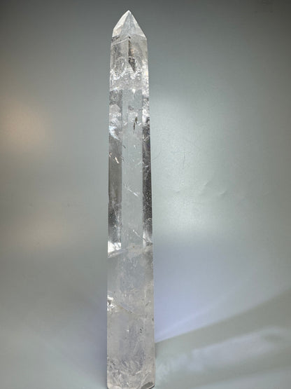 Grosse transparente Bergkristallspitze – Edelstein aus Brasilien