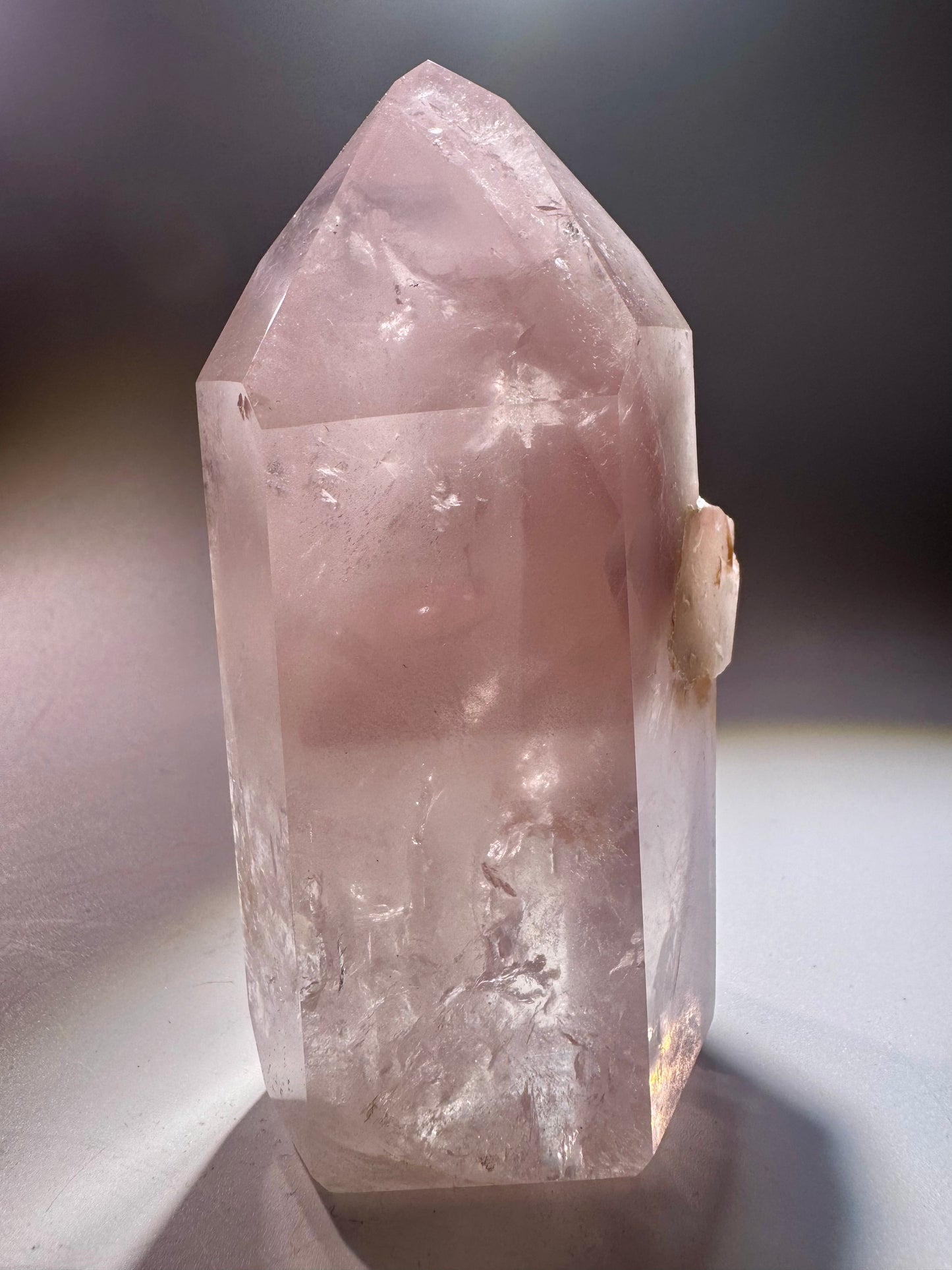 Grosser Phantom Kristall in Pink – einzigartiger Lithium-Quarz aus Brasilien