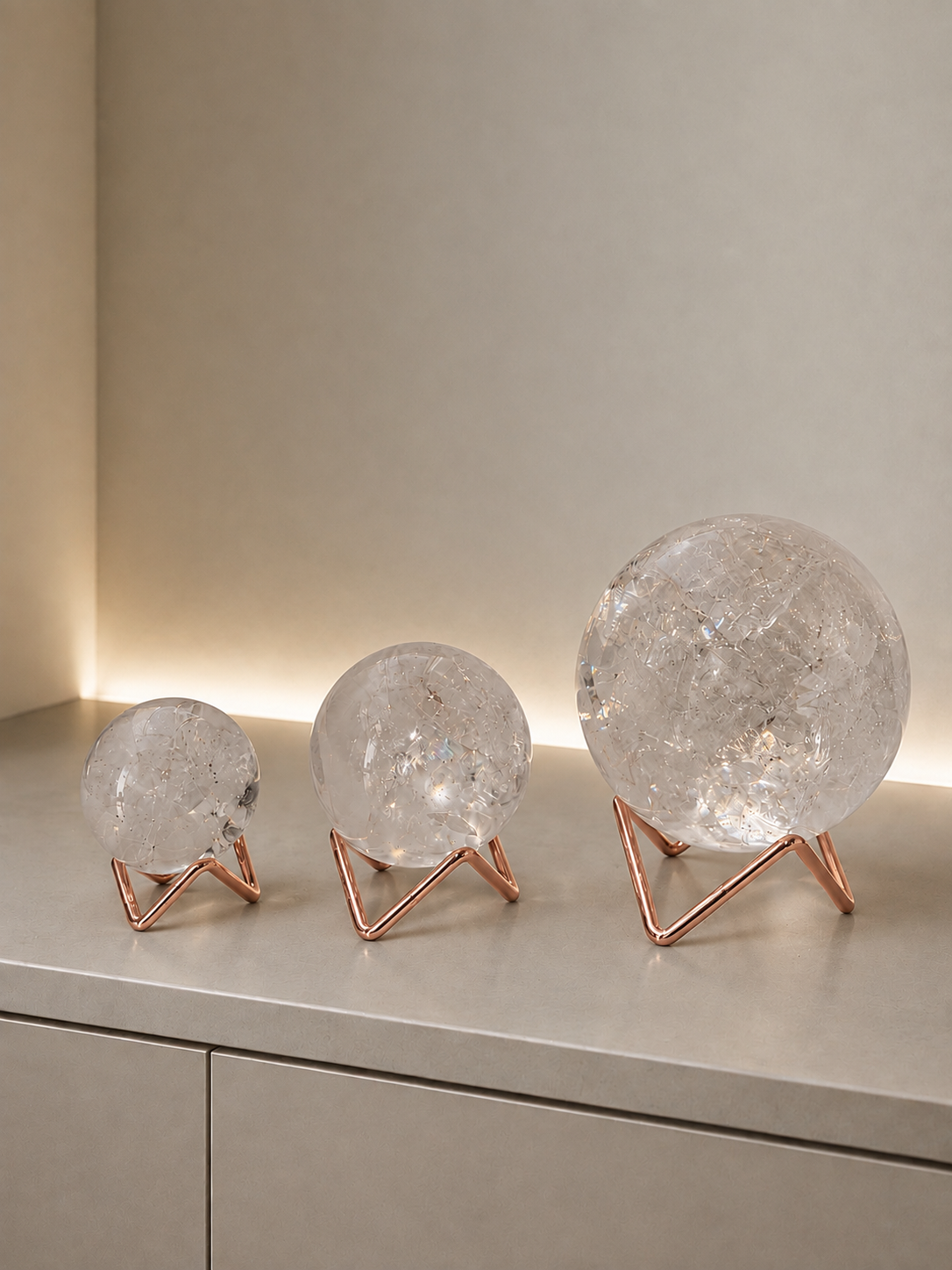 Halterung für Kristallkugeln in Silber, Anthrazit, Gold oder Roségold