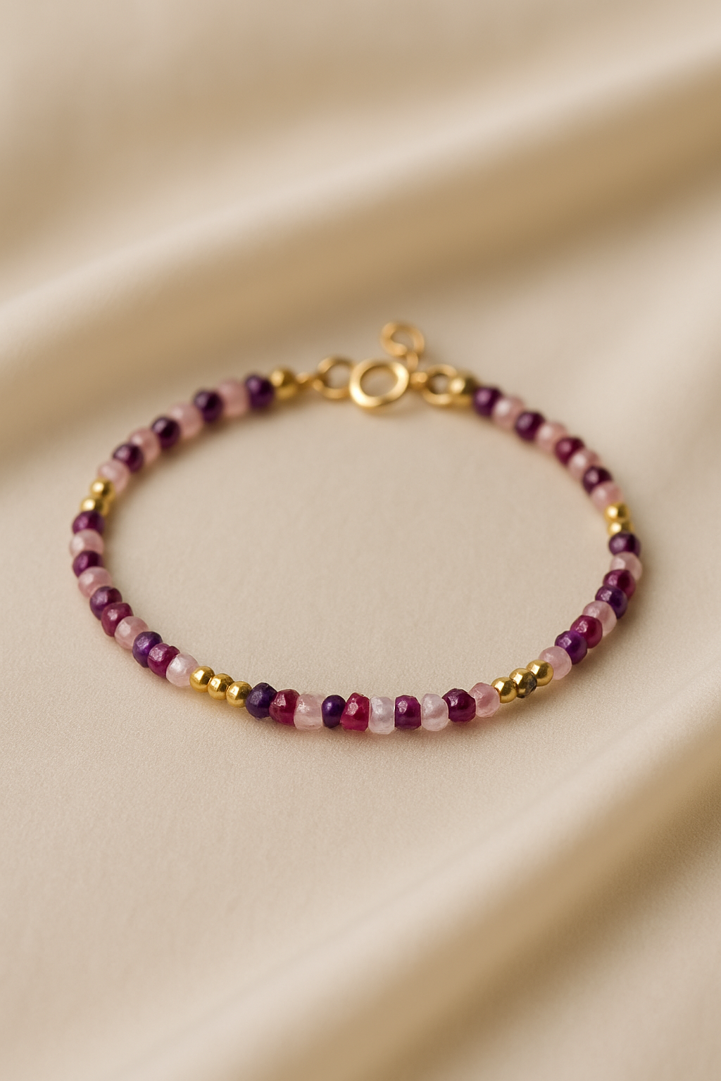 Handgeknüpftes Edelstein-Armband mit Rubinen, Amethyst & Rosenquarz