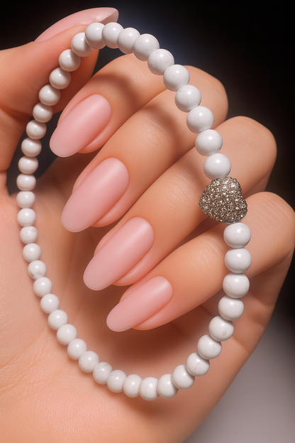 Handgeknüpftes Howlite-Armband mit beruhigender Energie