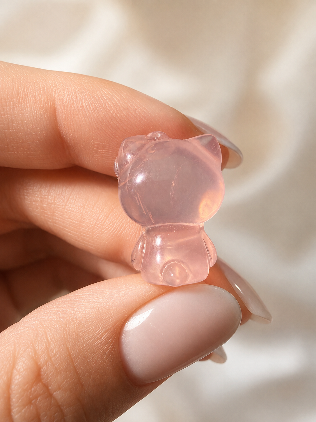 Hello Kitty Rosenquarz Figur, 2 cm, hochwertiger transparenter Kristall