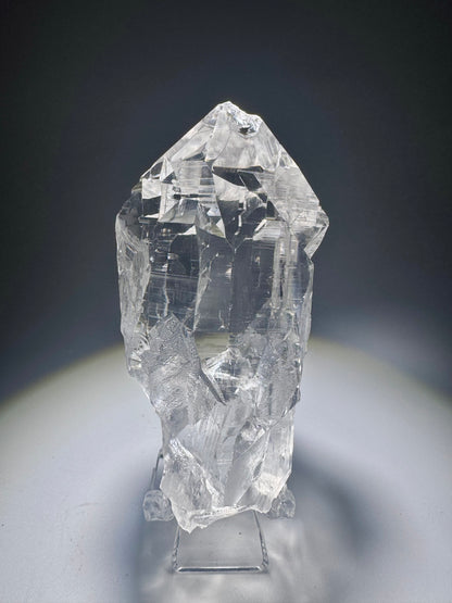 Himalaya-Quarz – glasklare Spitze mit einzigartiger Struktur Grösse: 8,3 cm 