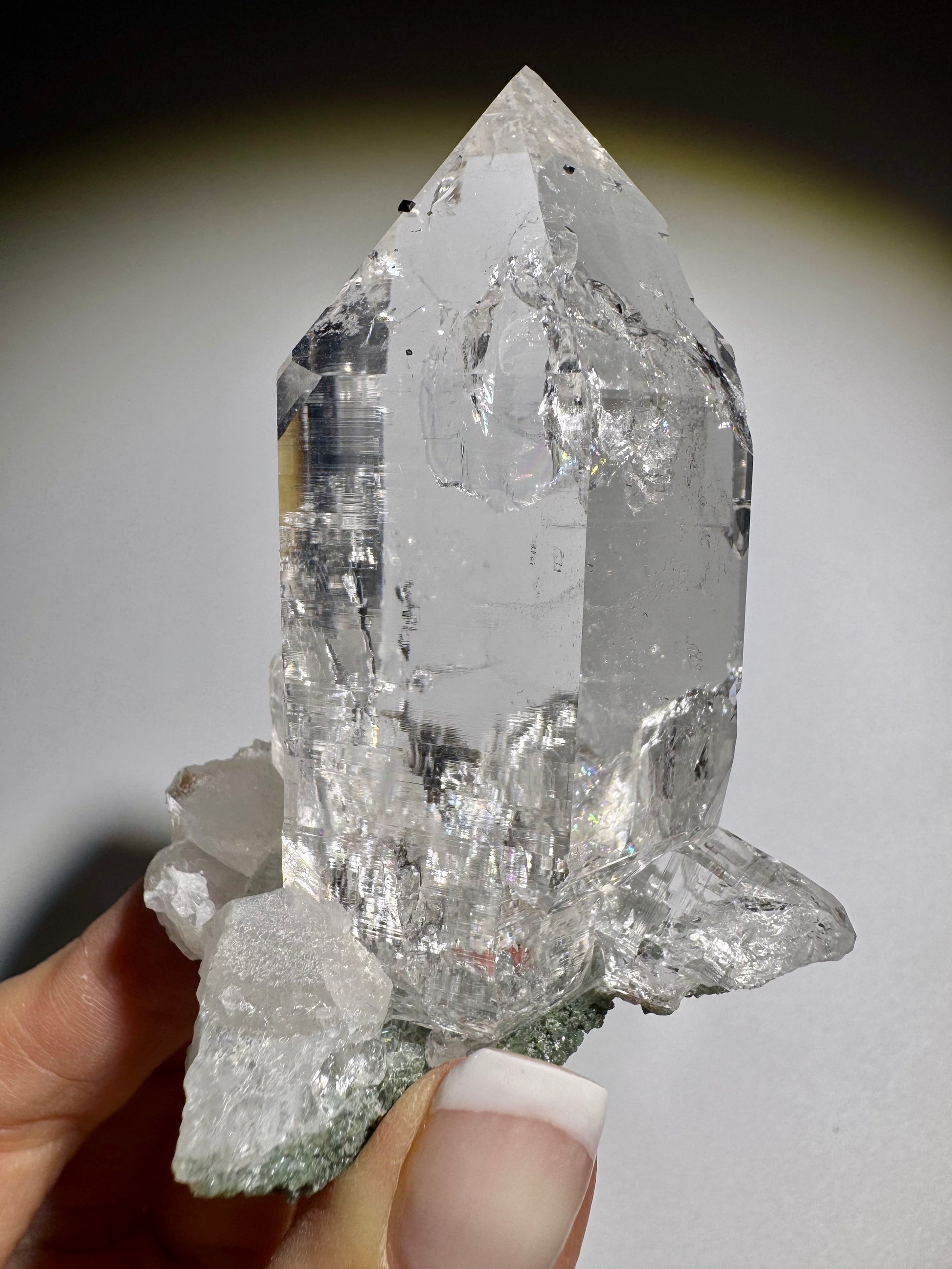 Himalaya Quarz aus Nepal 💎 8 cm • 146 g • Mit Chlorit • Hochvibrant & klar