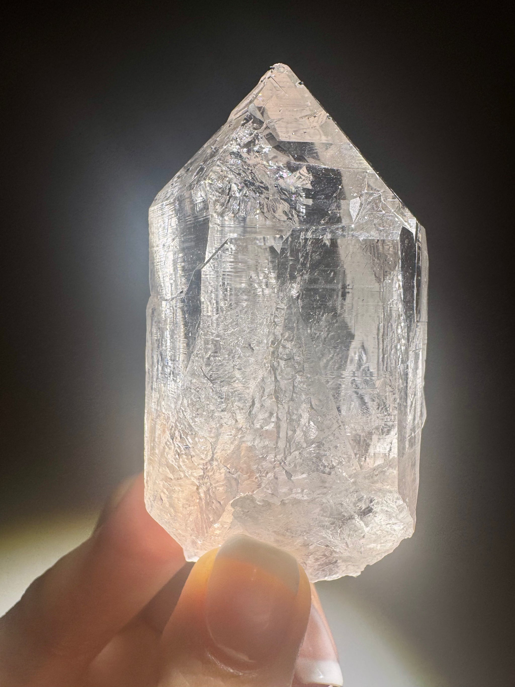Himalaya Quarzspitze 7,3 cm – klar und funkelt wie ein Diamant