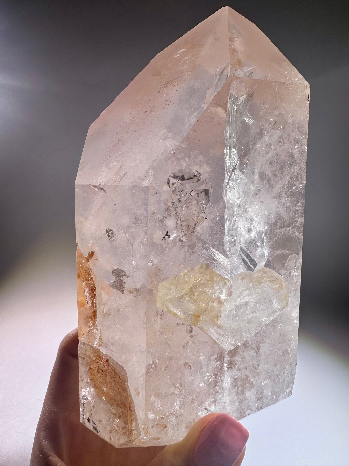 Hochklarer Lithium-Kristall mit inneren Phantomen – Exklusiv aus Brasilien