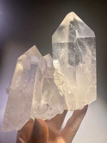 Hochreine Bergkristall Stufe aus Brasilien, 11.5 cm, 765 g – naturbelassenes Unikat mit glasklaren Spitzen