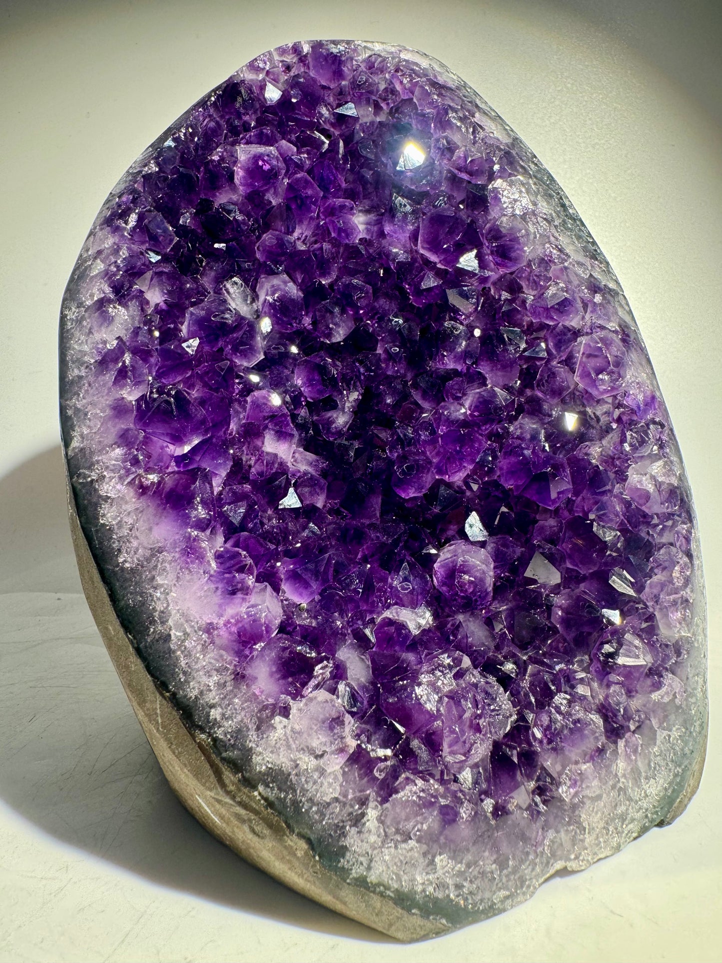 Premium Deep Purple Amethyst Druse 2,17 kg aus Uruguay – 17,5 cm