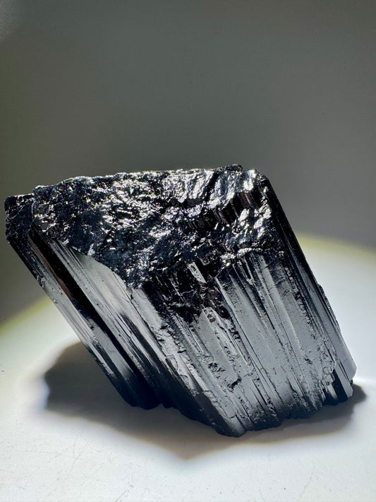 Pierre brute de tourmaline noire – Protection naturelle & énergie terrestre puissante 🖤 | 862 g