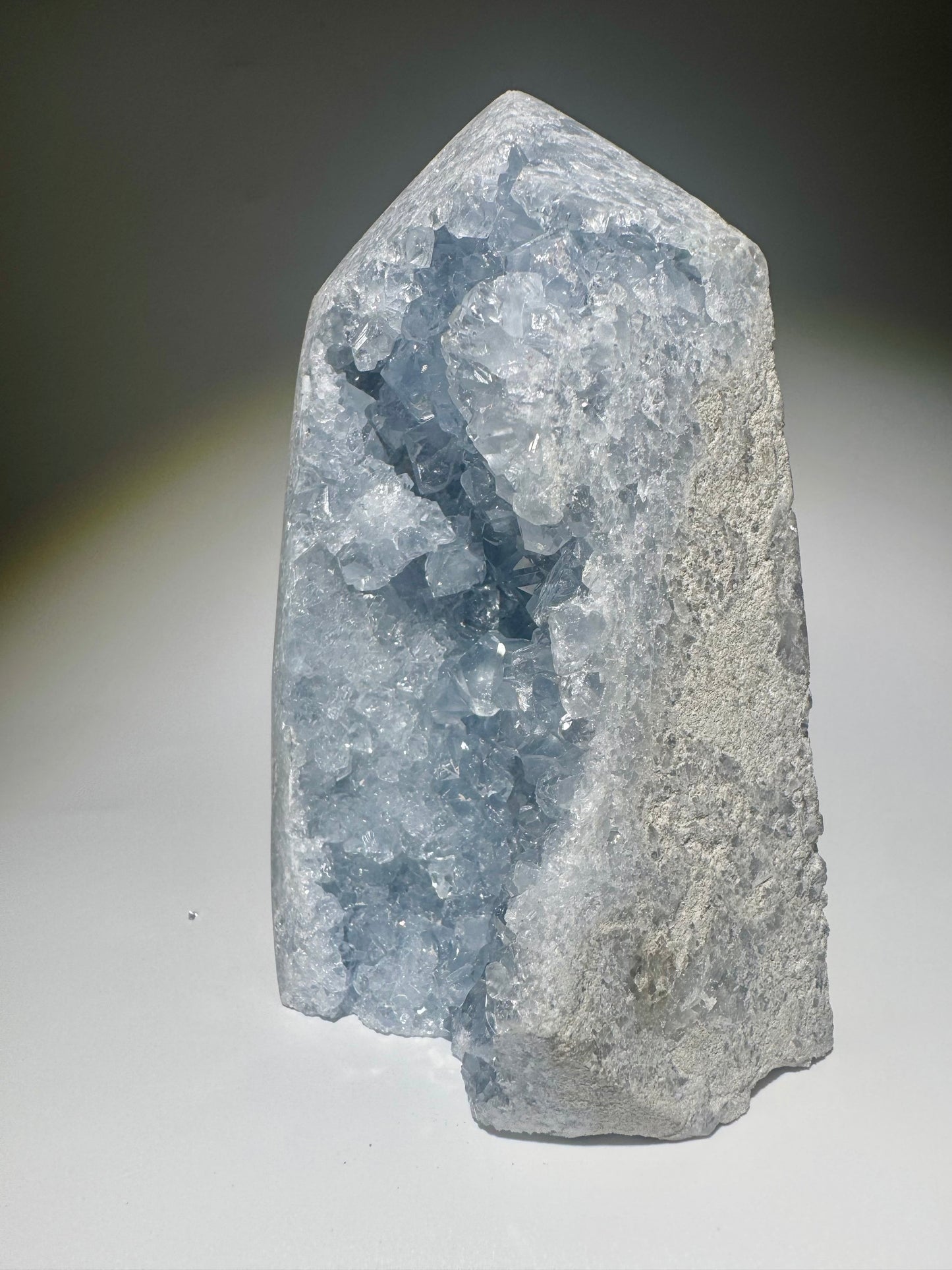 Celestin Spitze 12 cm – extra klare Kristalle in Premiumqualität aus Madagaskar