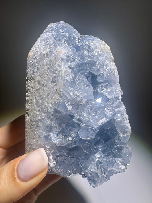 Celestin Spitze 9.6 cm – extra klare Kristalle in Premiumqualität aus Madagaskar