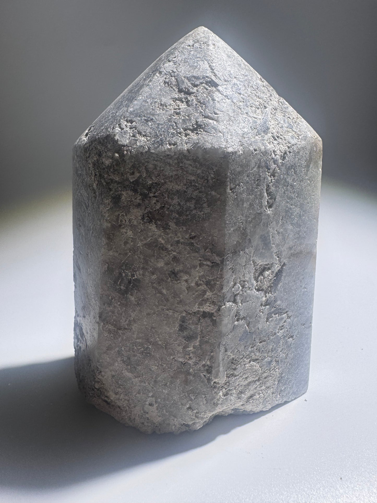 Celestin Spitze 9.9cm – extra klare Kristalle in Premiumqualität aus Madagaskar