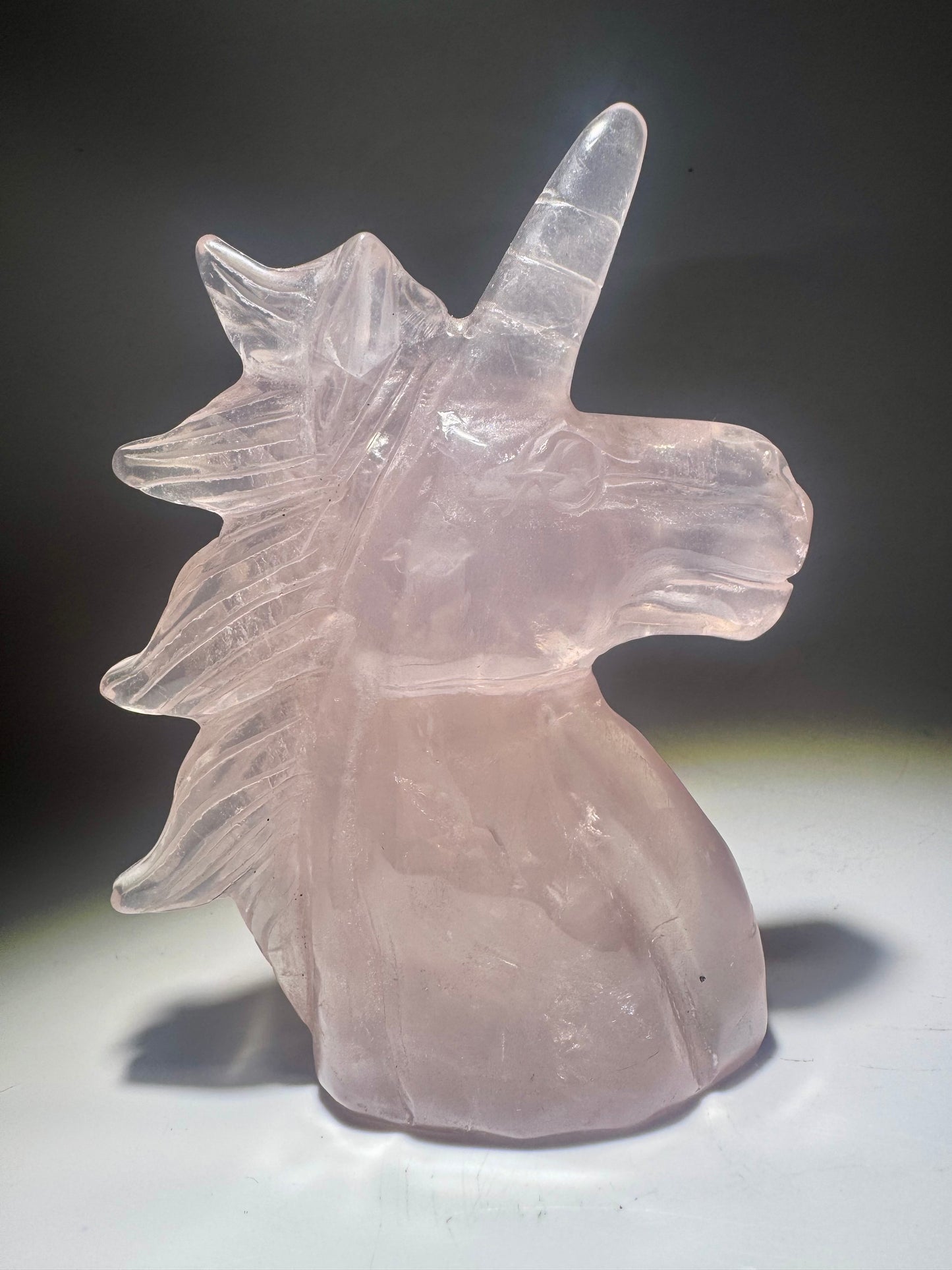 Licorne en quartz rose faite à la main 12 cm – Art magique du cristal 🦄
