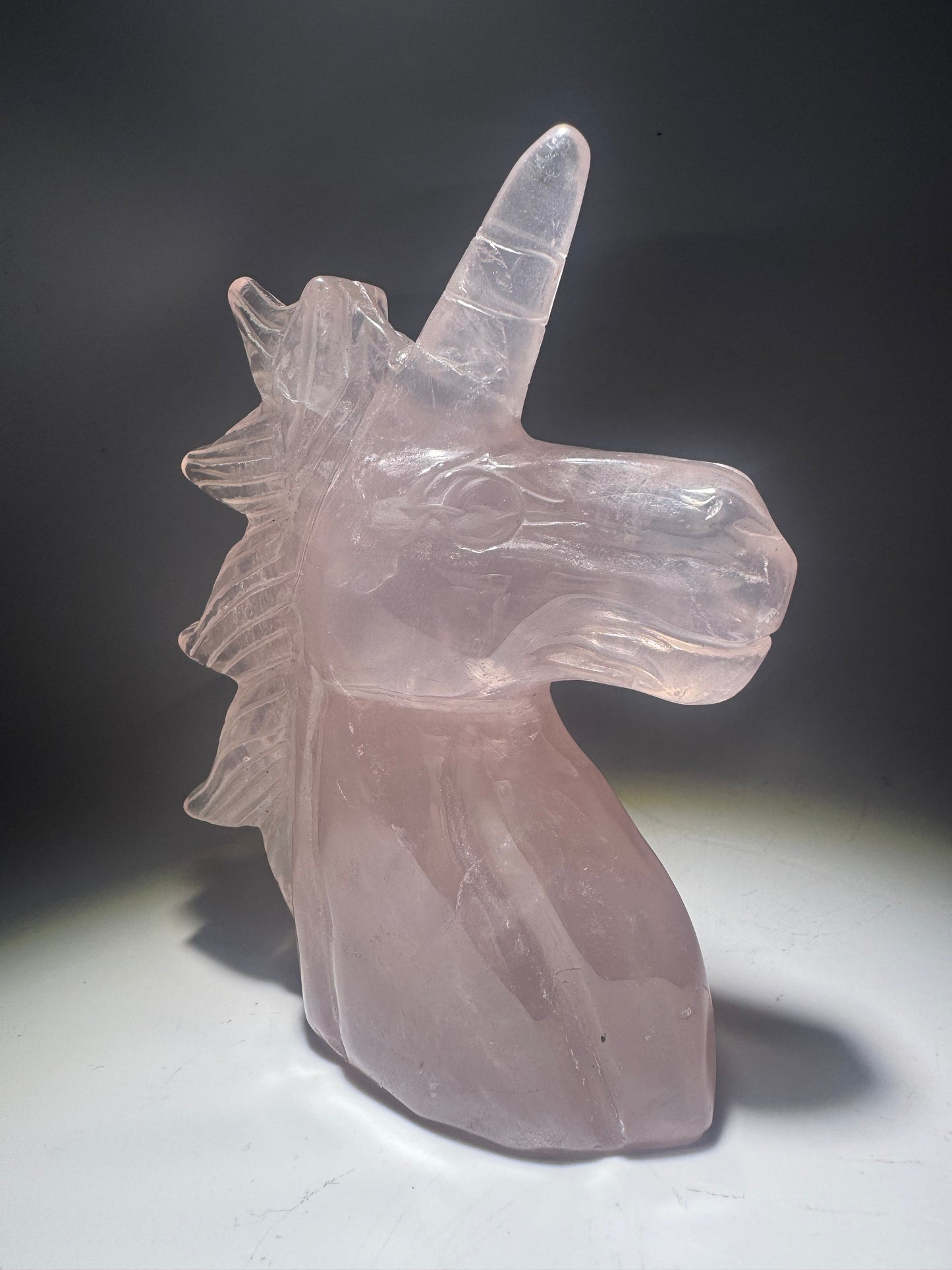 Licorne en quartz rose faite à la main 12 cm – Art magique du cristal 🦄