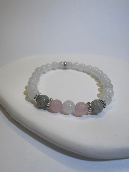 Enchanting bracelet with moonstone, labradorite, and rose quartz 🤍💎🌸