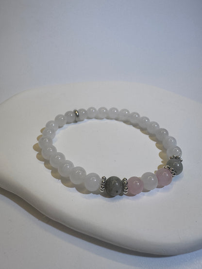 Enchanting bracelet with moonstone, labradorite, and rose quartz 🤍💎🌸