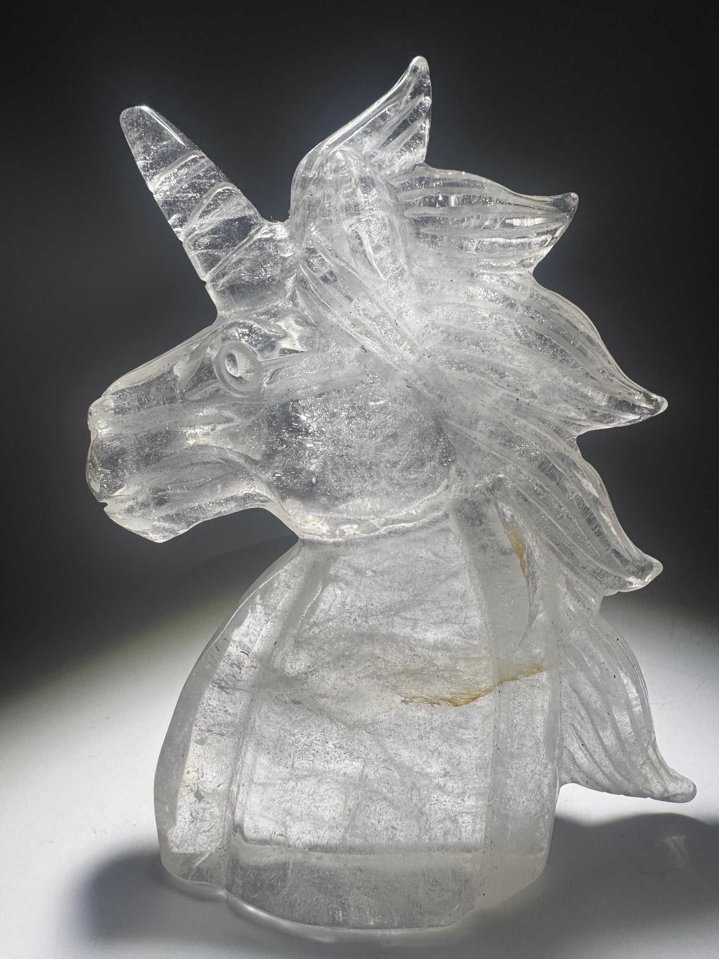 Licorne en cristal de roche faite main 420 g – 13,5 cm I clarté rare