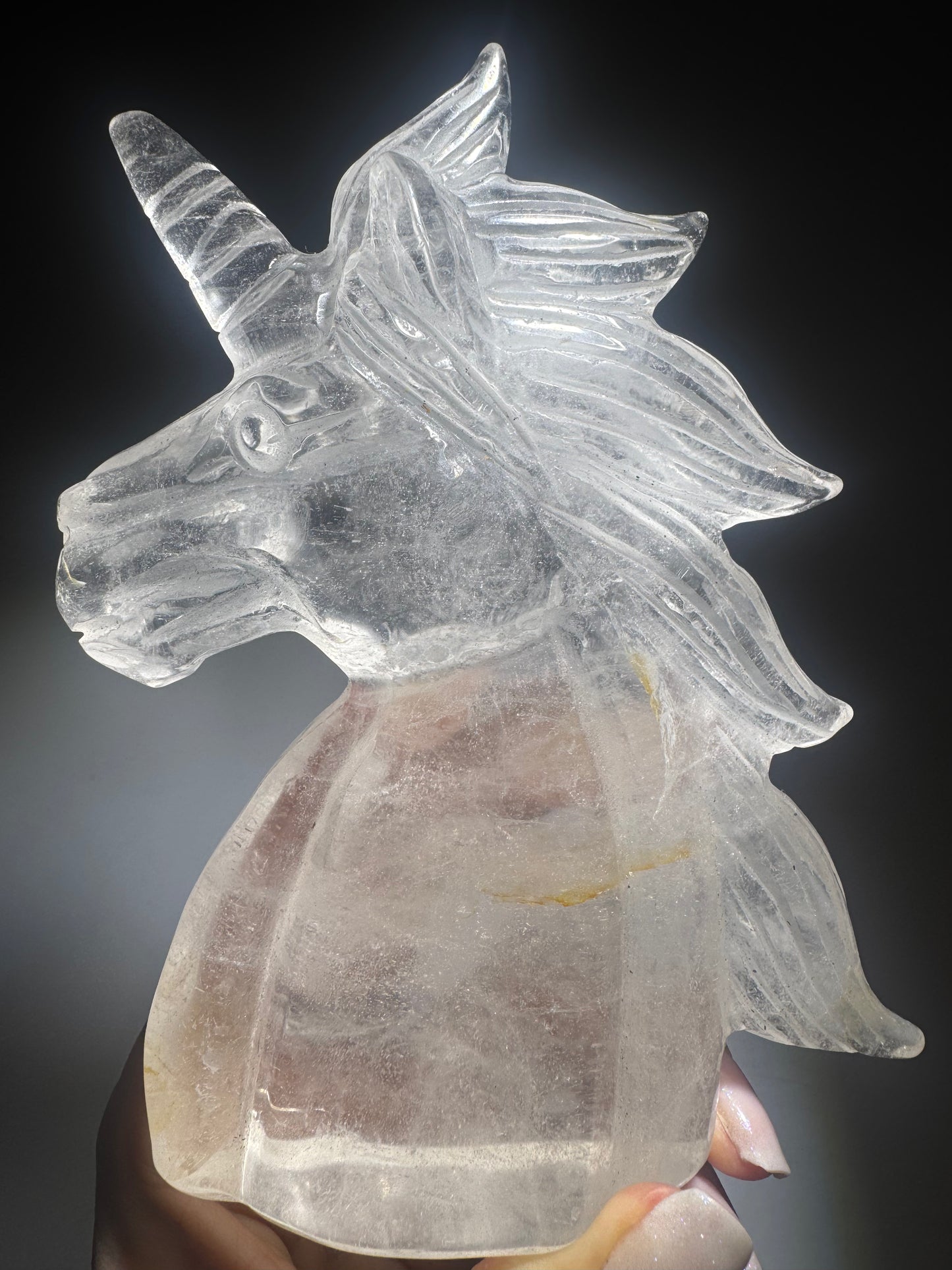 Licorne en cristal de roche faite main 420 g – 13,5 cm I clarté rare