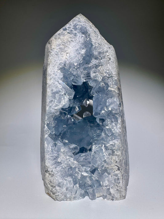 Himmlisch klare Celestin Kristallspitze 13 cm – Premium Edelstein aus Madagaskar