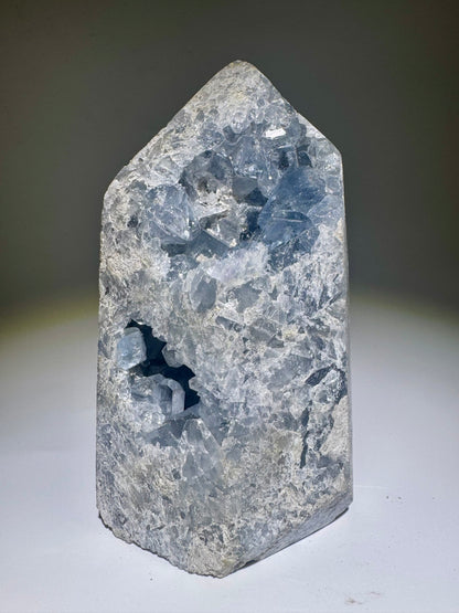 Himmlisch klare Celestin Kristallspitze 13 cm – Premium Edelstein aus Madagaskar