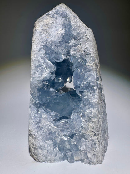 Himmlisch klare Celestin Kristallspitze 13 cm – Premium Edelstein aus Madagaskar