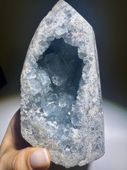 Celestin Kristallspitze 13 cm – Premium Edelstein aus Madagaskar