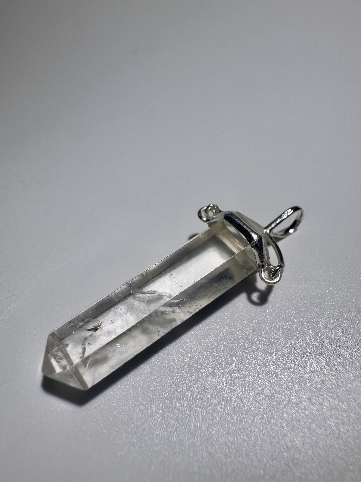 Bergkristall Anhänger 4,5 cm – mit Regenbogen & Einschlüssen in 925 Silberfassung 💎✨