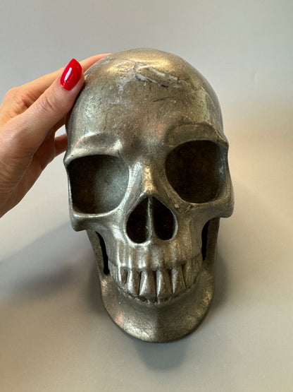 Riesiger super realistischer Schädel / Totenkopf aus Pyrit - 20cm, 9.4kg