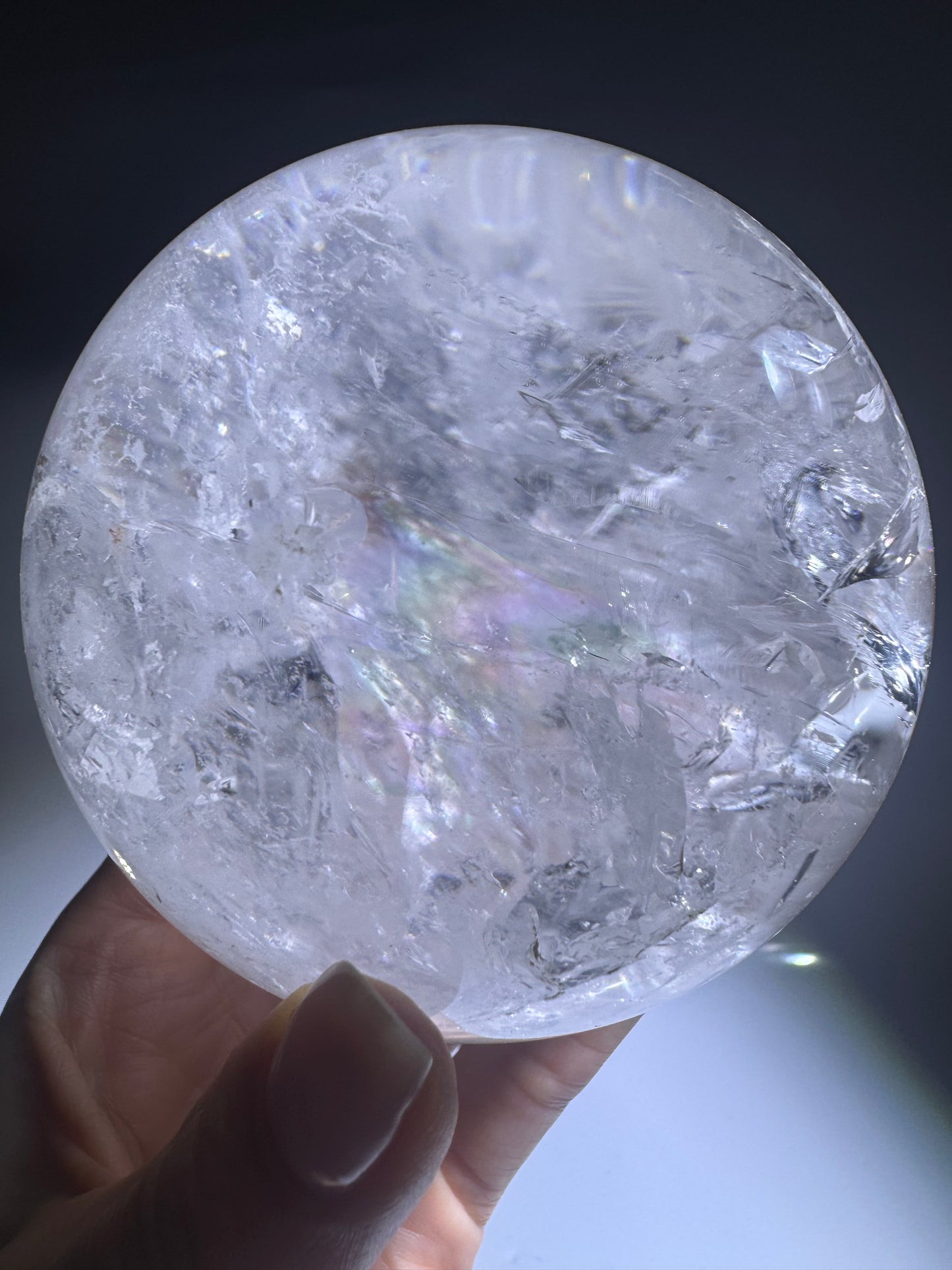 Wunderschöne Bergkristallkugel 9 cm – Handgeschliffen aus Brasilien 🌈✨