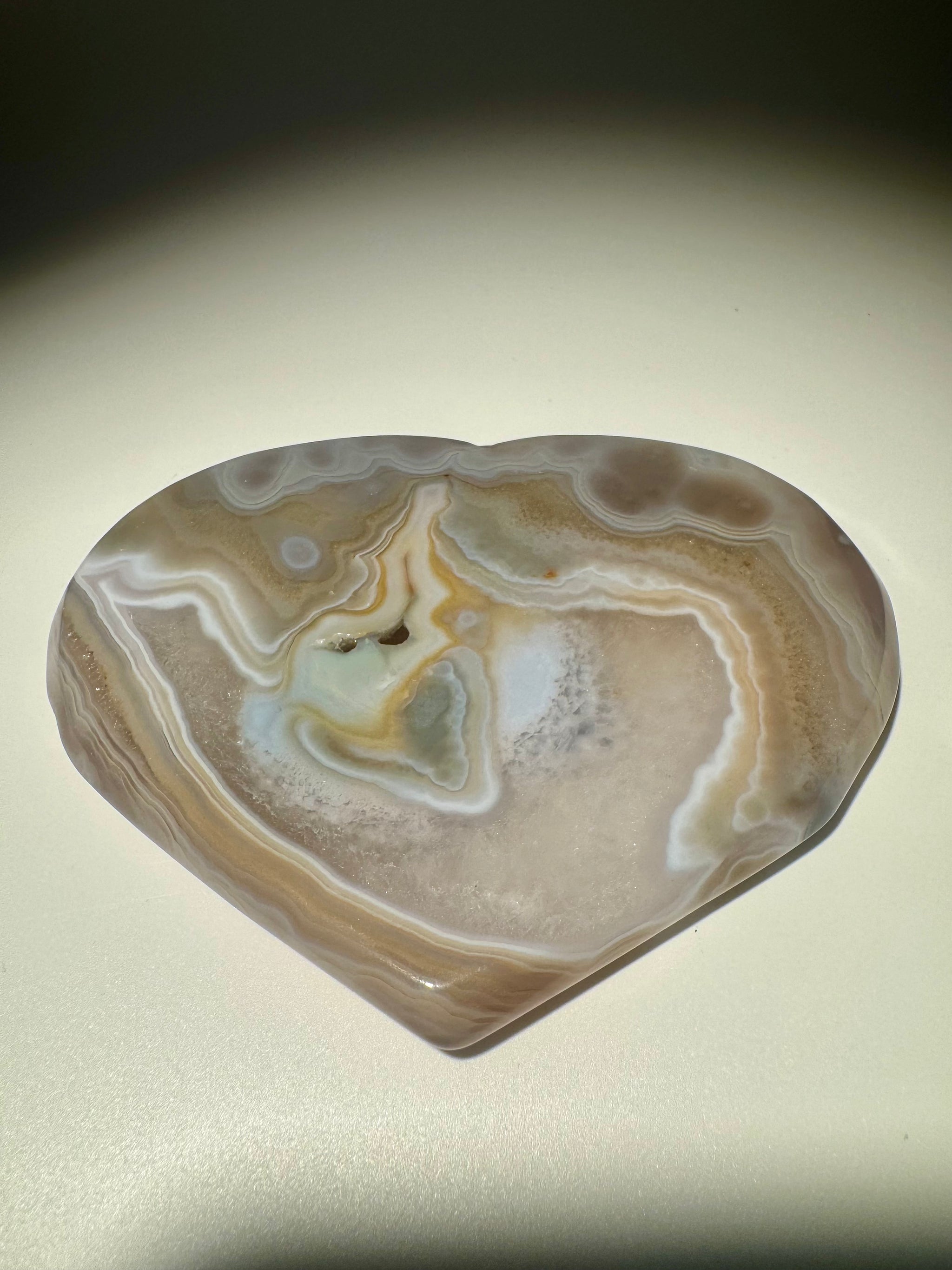 Achat Herz 12,3 cm – Naturstein mit glitzernder Quarzstruktur & einzigartiger Maserung aus Brasilien
