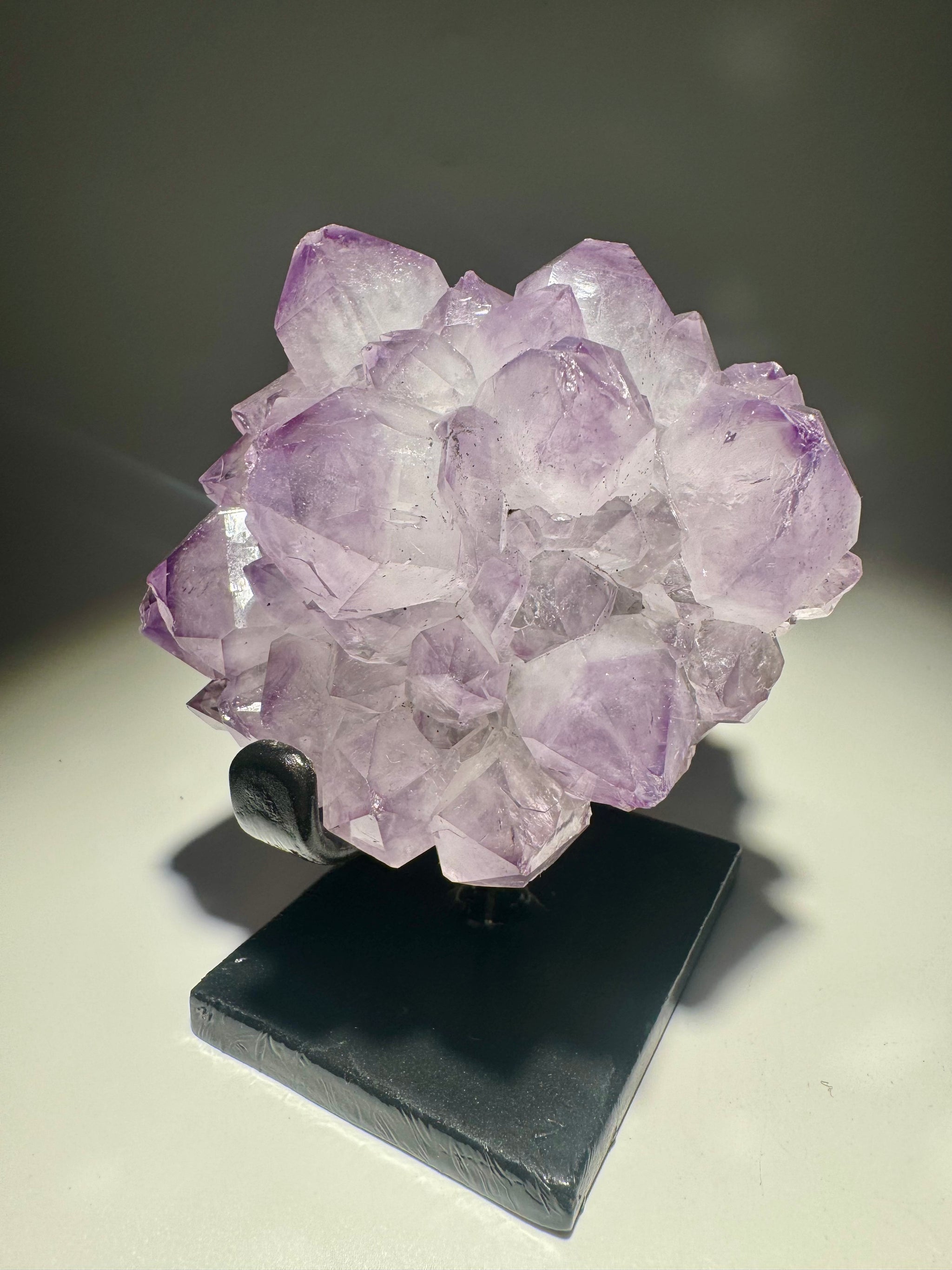 Amethystblüte 10 cm – fliederfarbener Stalaktit mit perfekten Kristallspitzen aus Uruguay 💜✨
