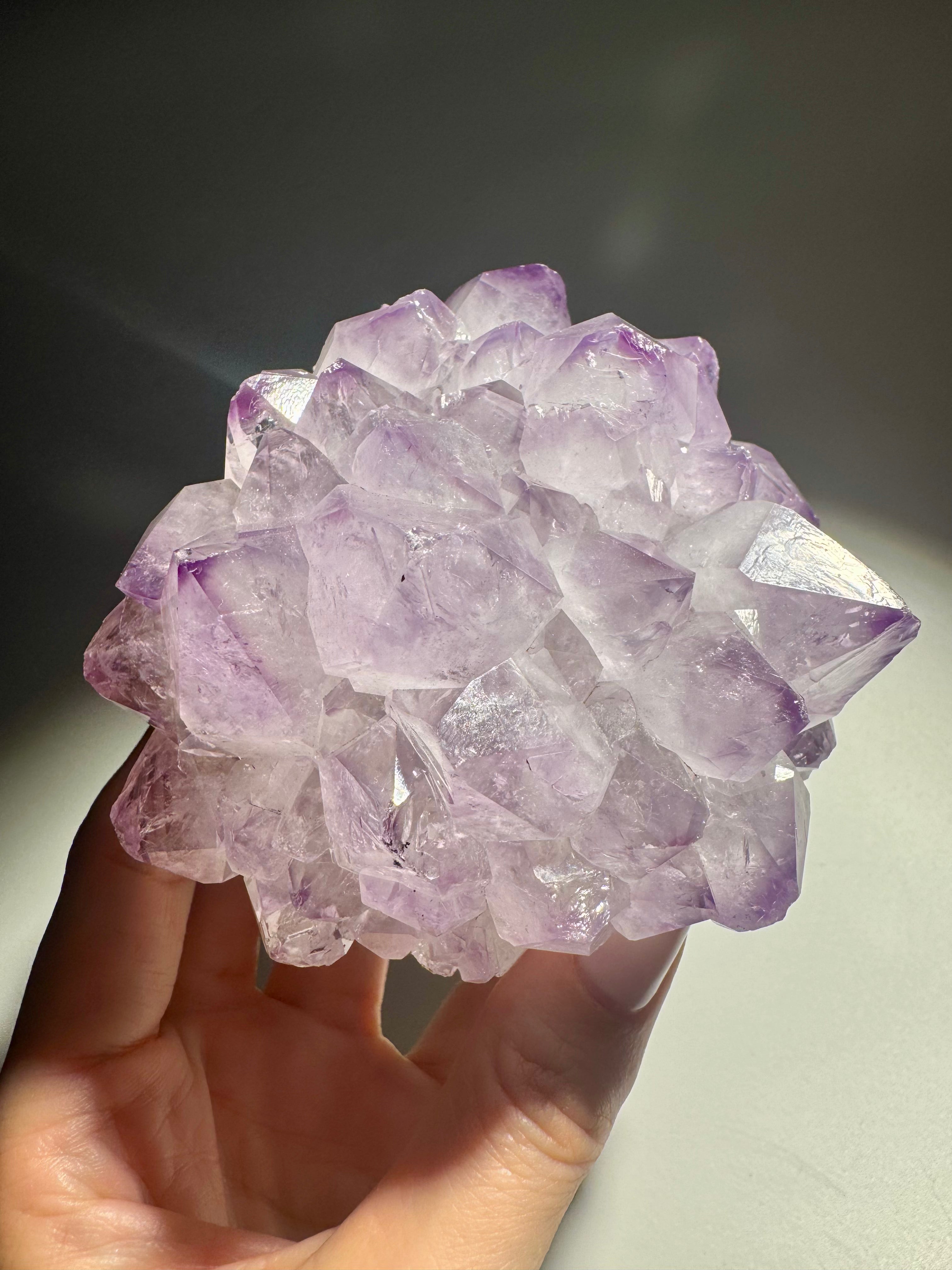 Amethystblüte 10 cm – fliederfarbener Stalaktit mit perfekten Kristallspitzen aus Uruguay 💜✨